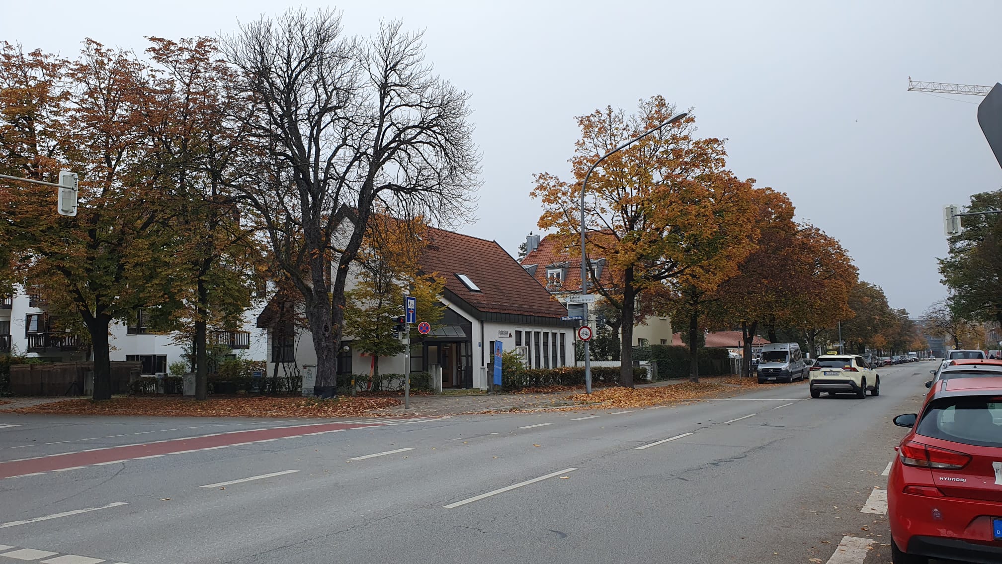 Felsenhaus-strassenansicht